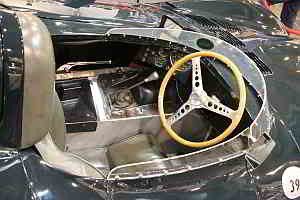 1954er Jaguar D-Type Interior auf der TECHNO CLASSICA 2014 Foto: Peter Kraaibeek