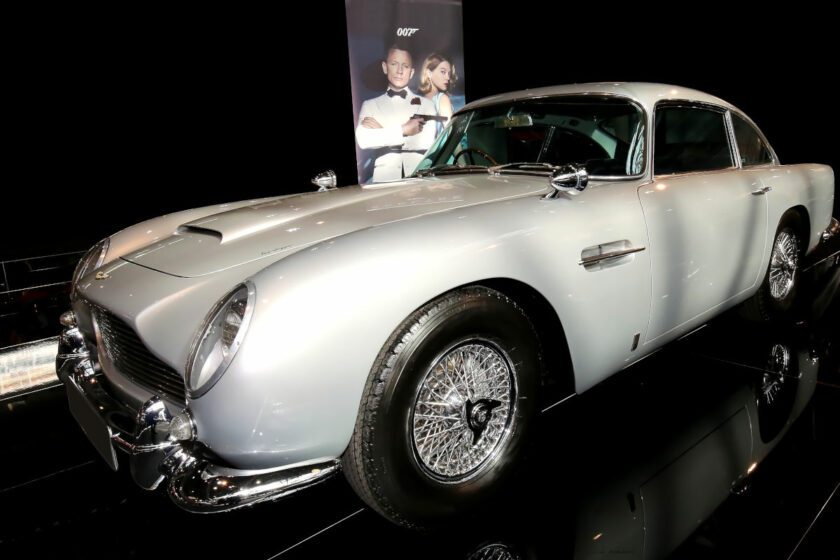 Aston Martin DB5 James Bond - photo by Peter Kraaibeek